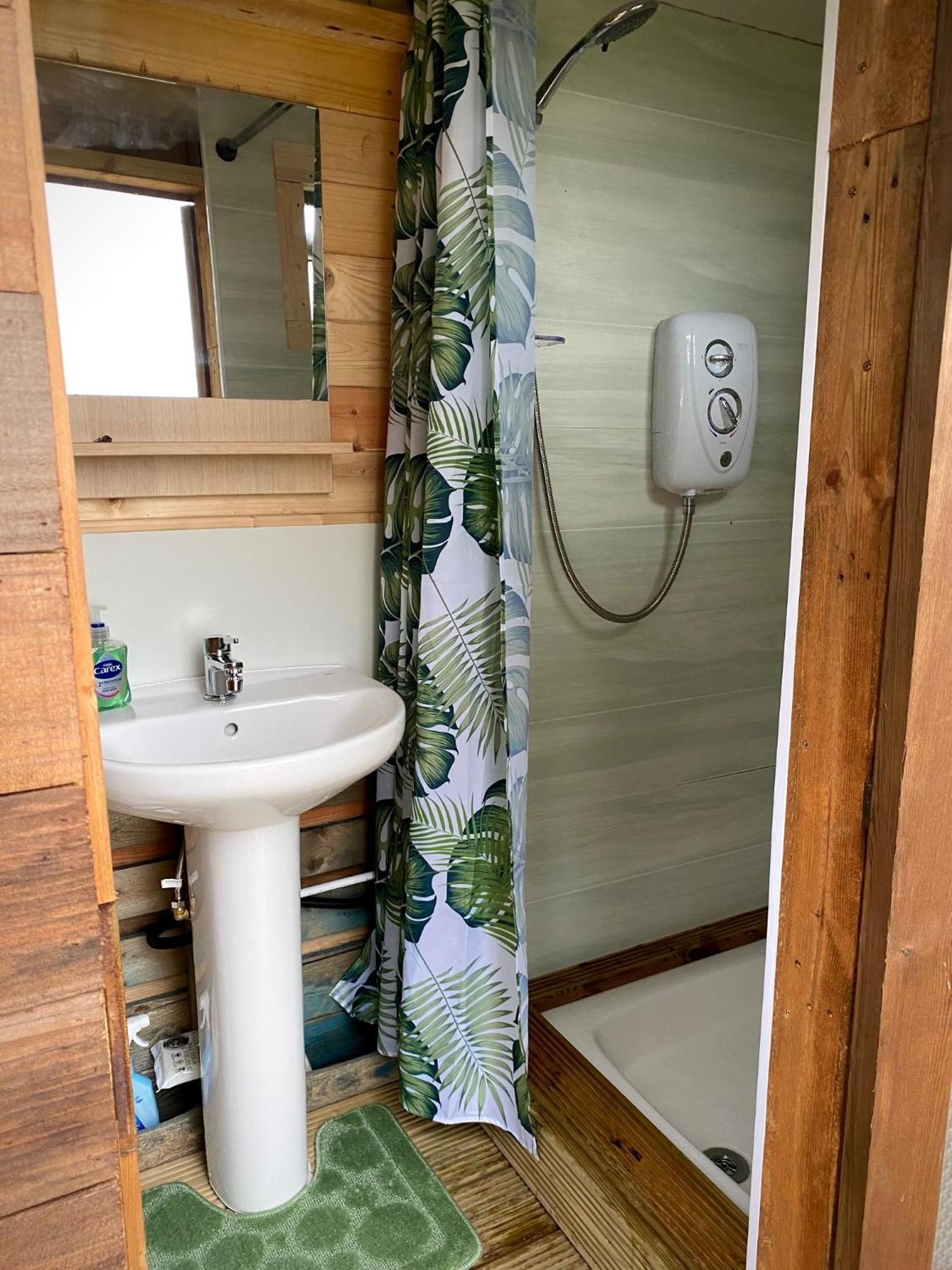 Cherry Tree Glamping Lodge Wellington  Eksteriør bilde